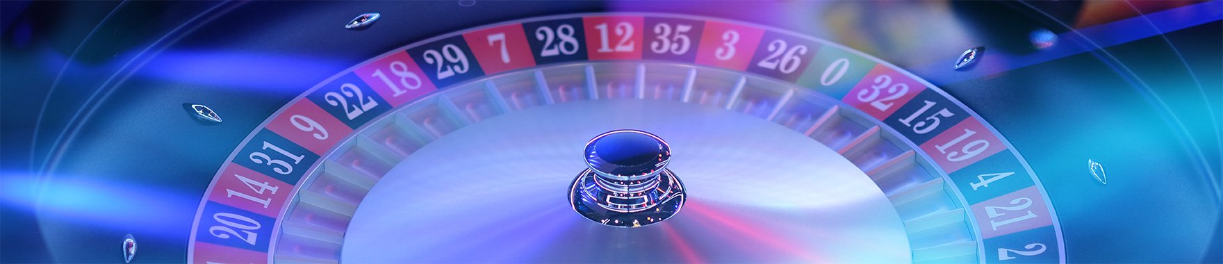 Dealer langsung dalam permainan kasino live yang interaktif
